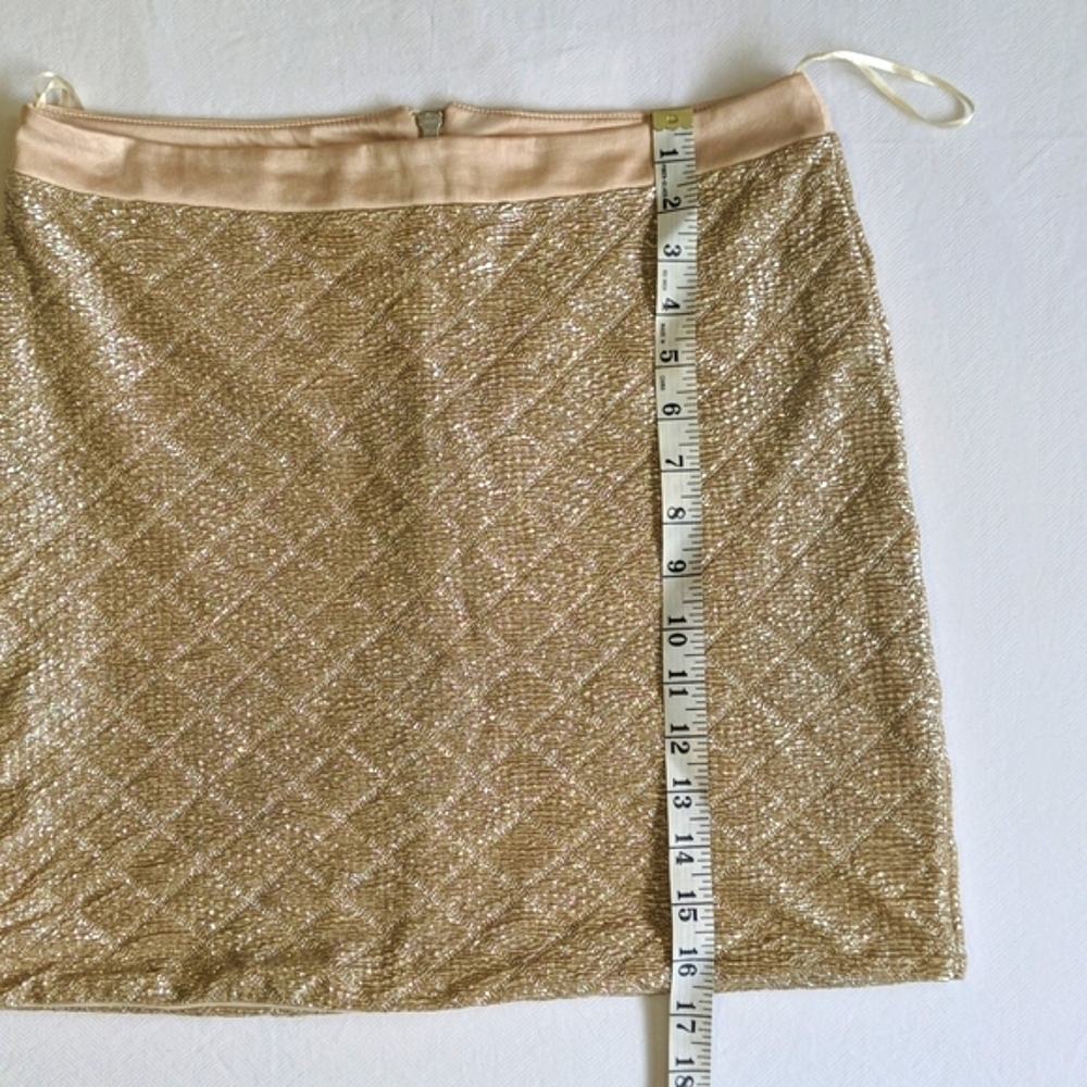 Miss Selfridge stretchy metallic cream & silver textured mini skirt US 8 GUC - Picture 10 of 12